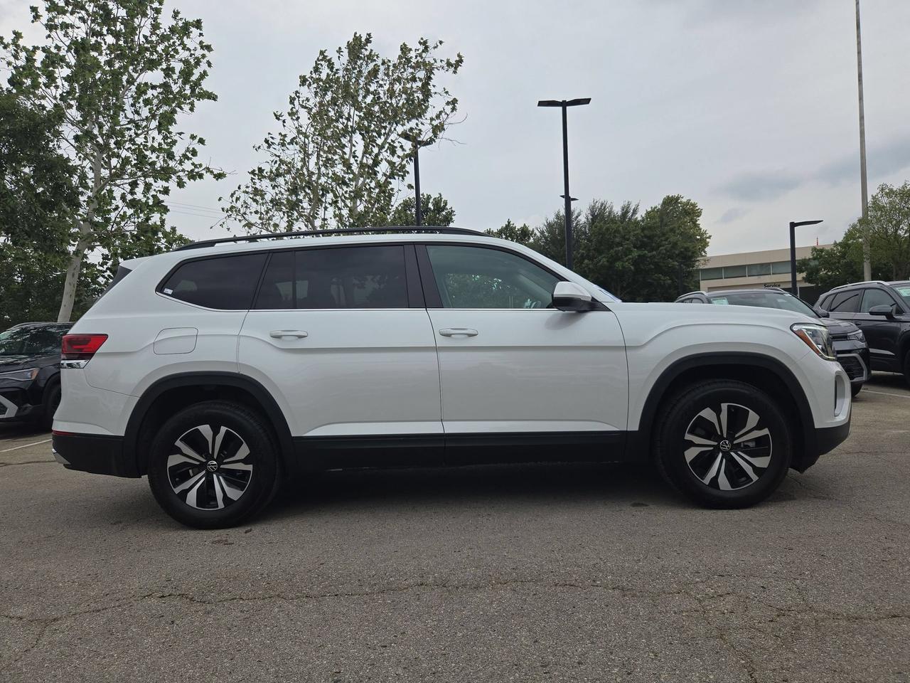 2026 Volkswagen Atlas 2.0T SE