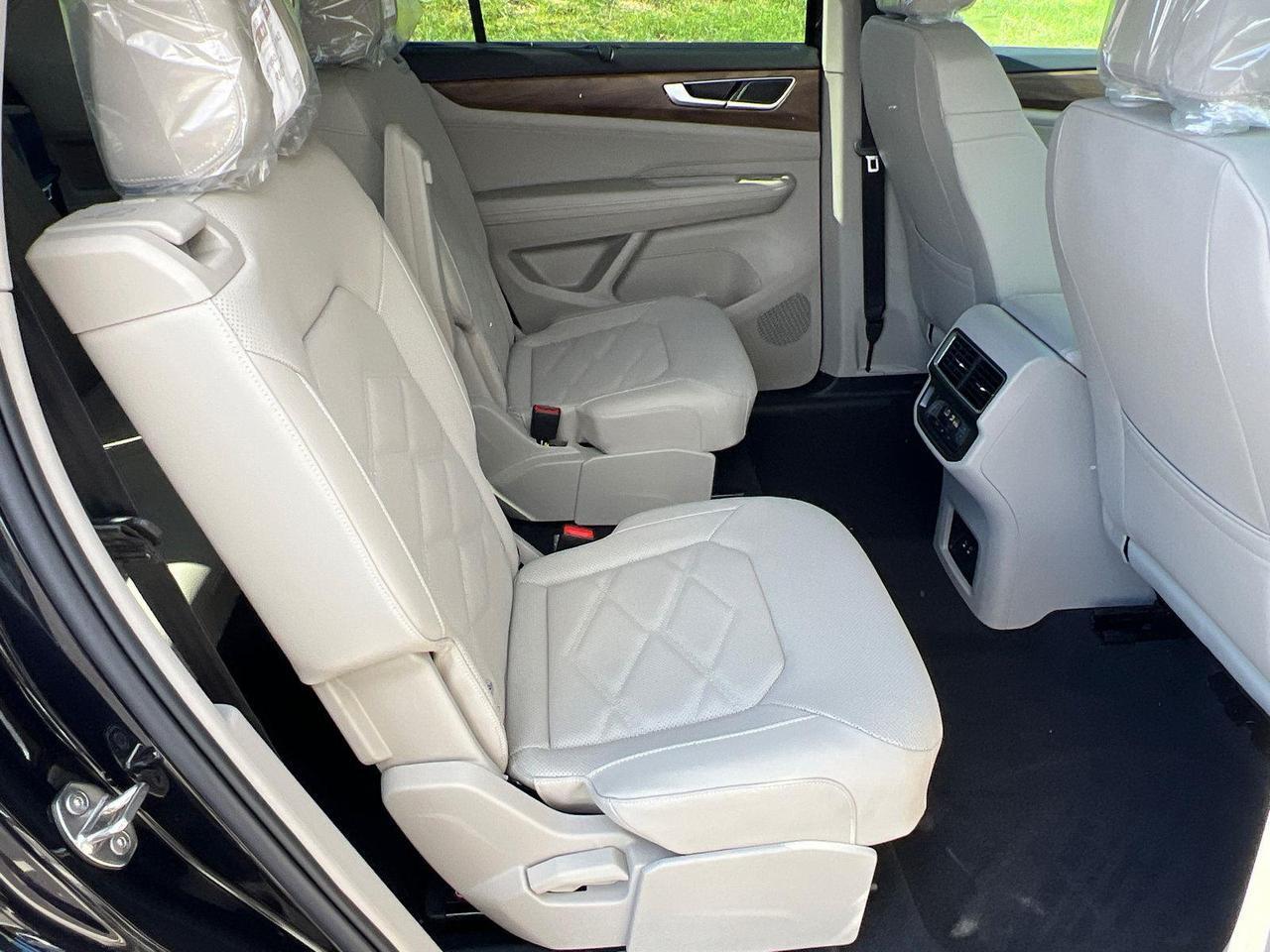 2026 Volkswagen Atlas 2.0T SE w/Technology Hagerstown MD