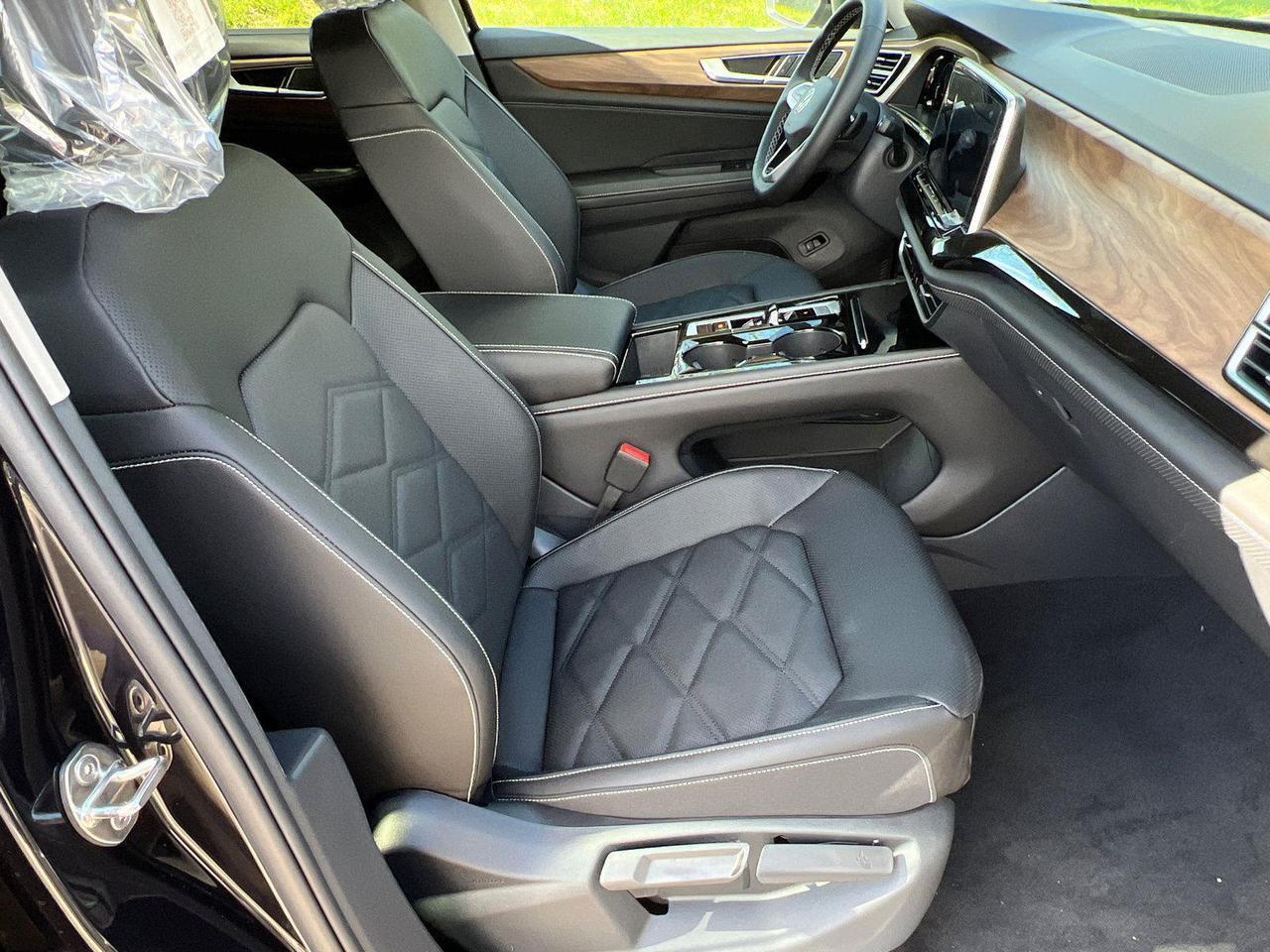 2026 Volkswagen Atlas 2.0T SE w/Technology Hagerstown MD