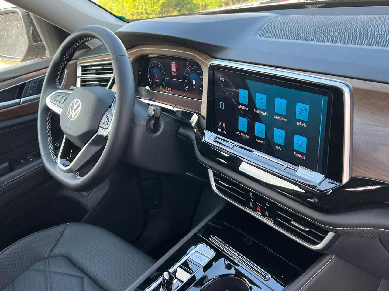 2026 Volkswagen Atlas 2.0T SE w/Technology Hagerstown MD