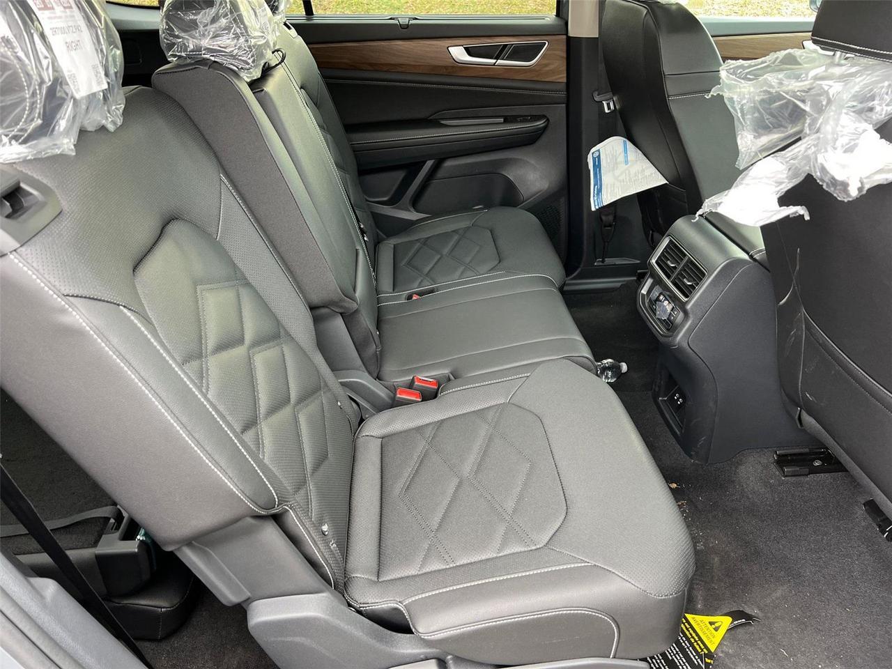 2026 Volkswagen Atlas 2.0T SE w/Technology Hagerstown MD