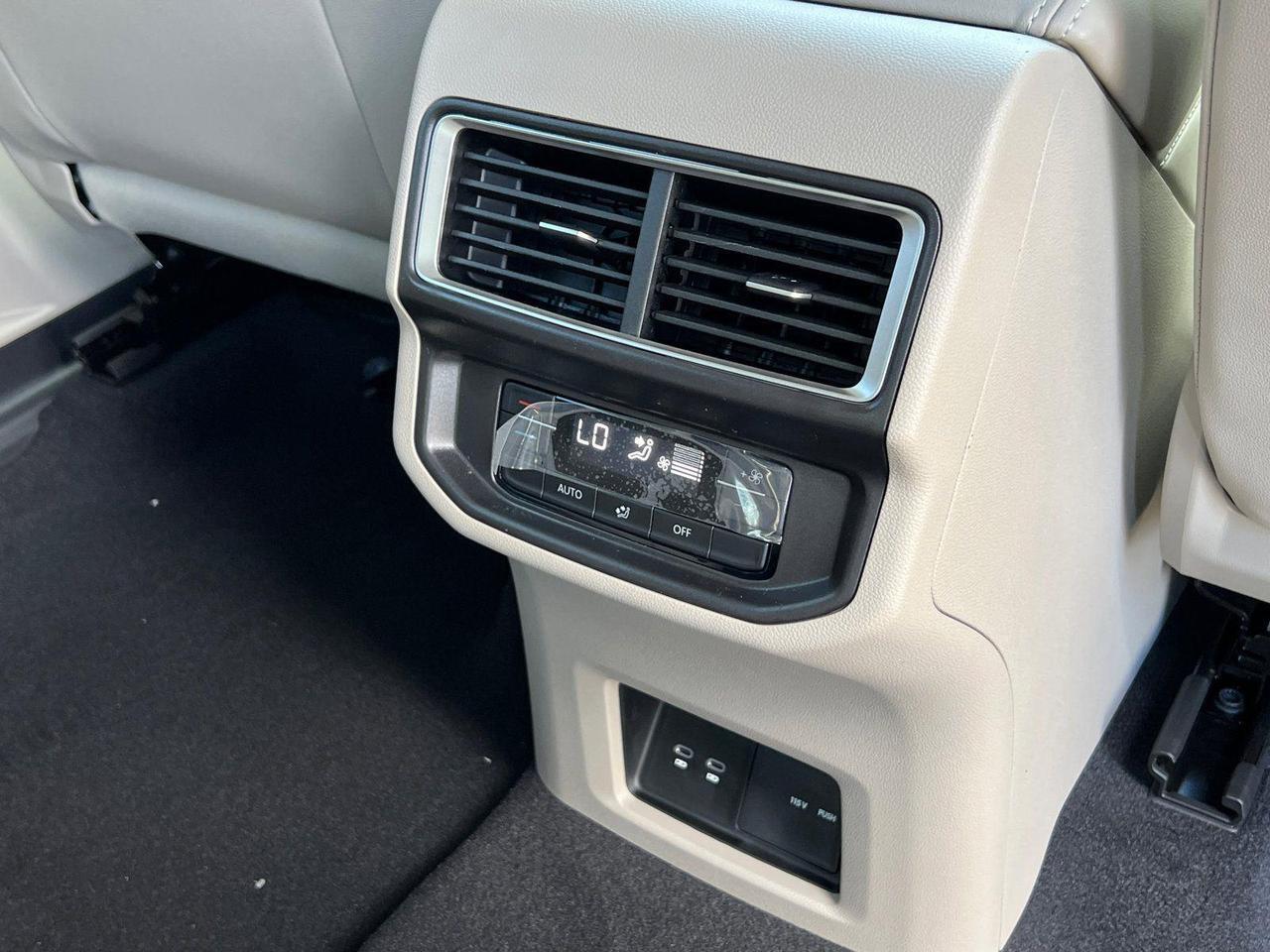 2026 Volkswagen Atlas 2.0T SE w/Technology Hagerstown MD