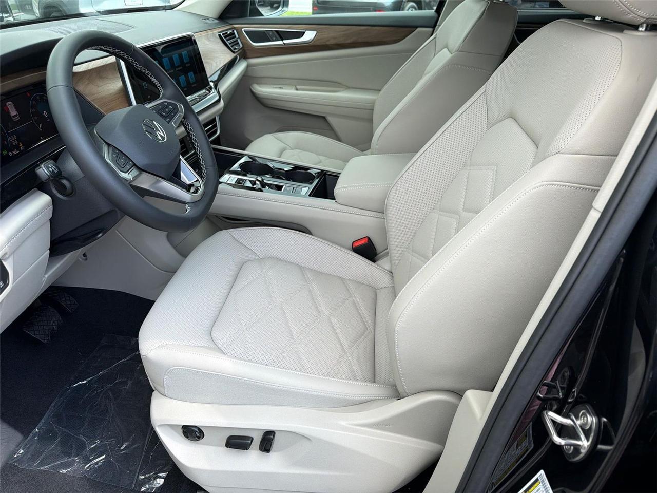 2026 Volkswagen Atlas 2.0T SE w/Technology Hagerstown MD