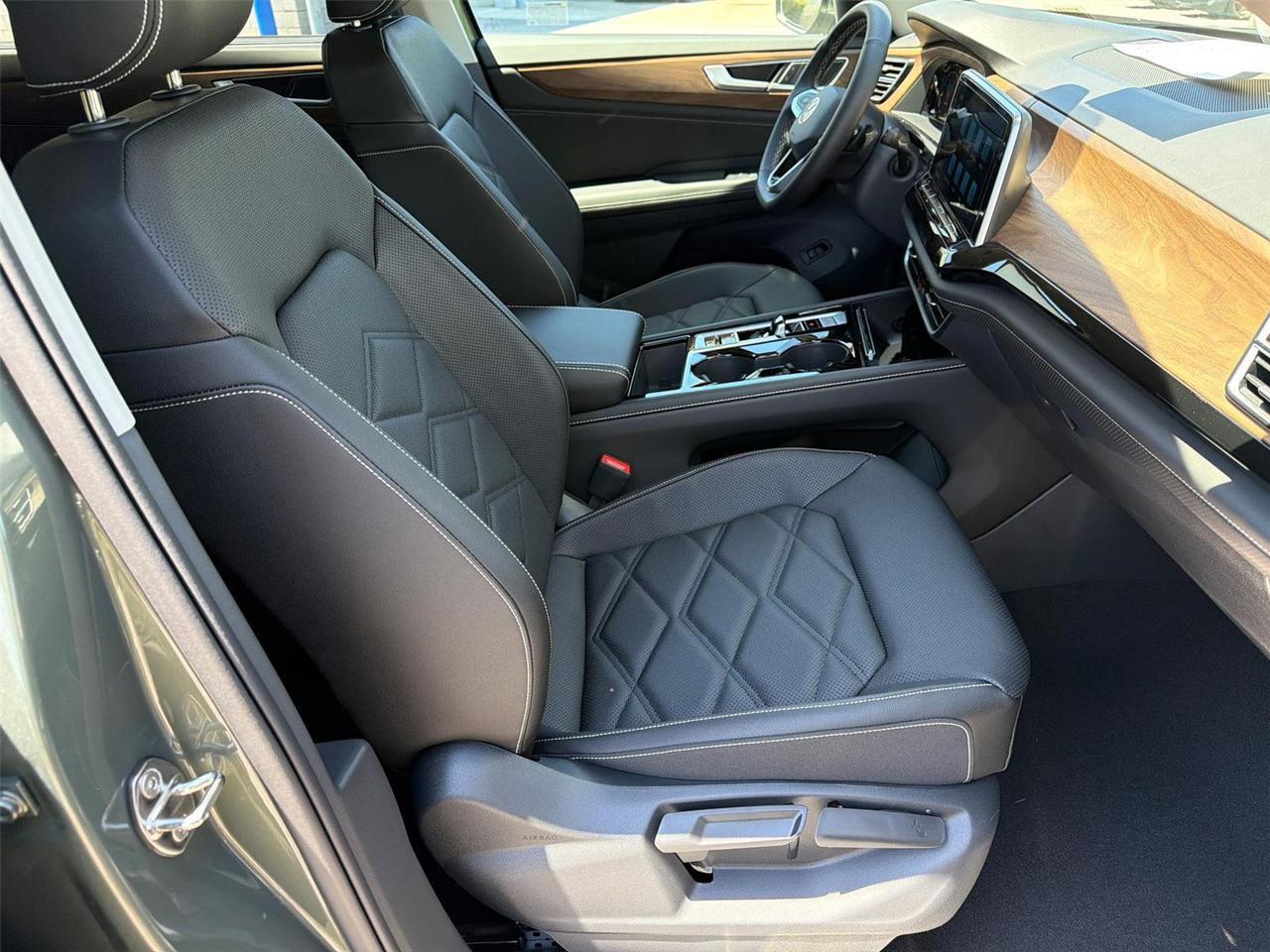 2026 Volkswagen Atlas 2.0T SE w/Technology Hagerstown MD