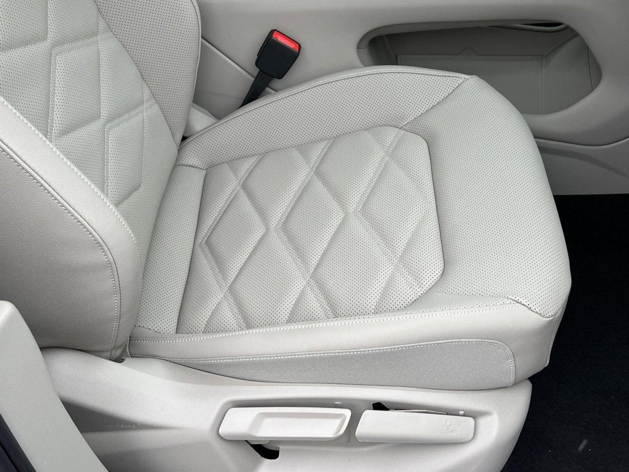 2026 Volkswagen Atlas 2.0T SE w/Technology Hagerstown MD