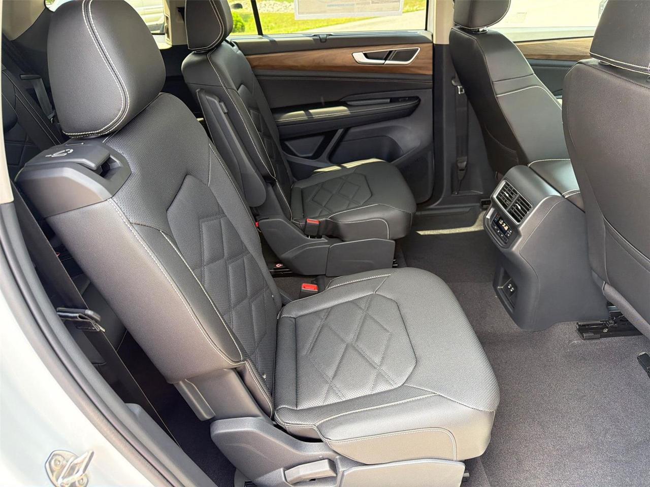 2026 Volkswagen Atlas 2.0T SE w/Technology Hagerstown MD