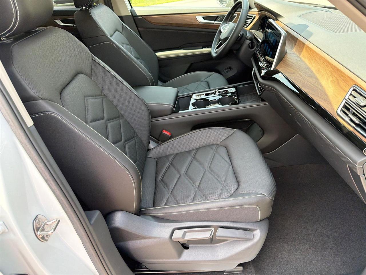 2026 Volkswagen Atlas 2.0T SE w/Technology Hagerstown MD