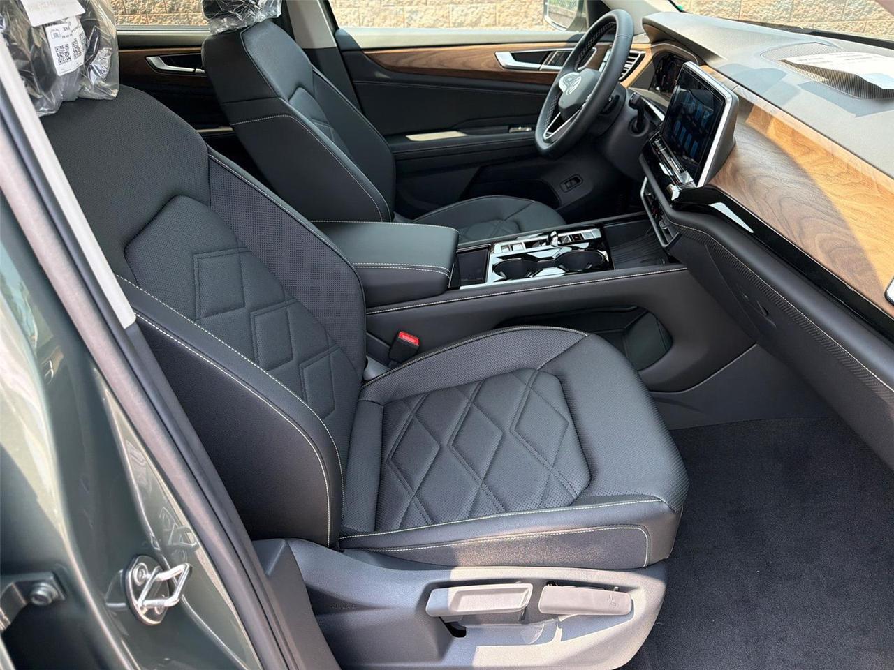 2026 Volkswagen Atlas 2.0T SE w/Technology Hagerstown MD