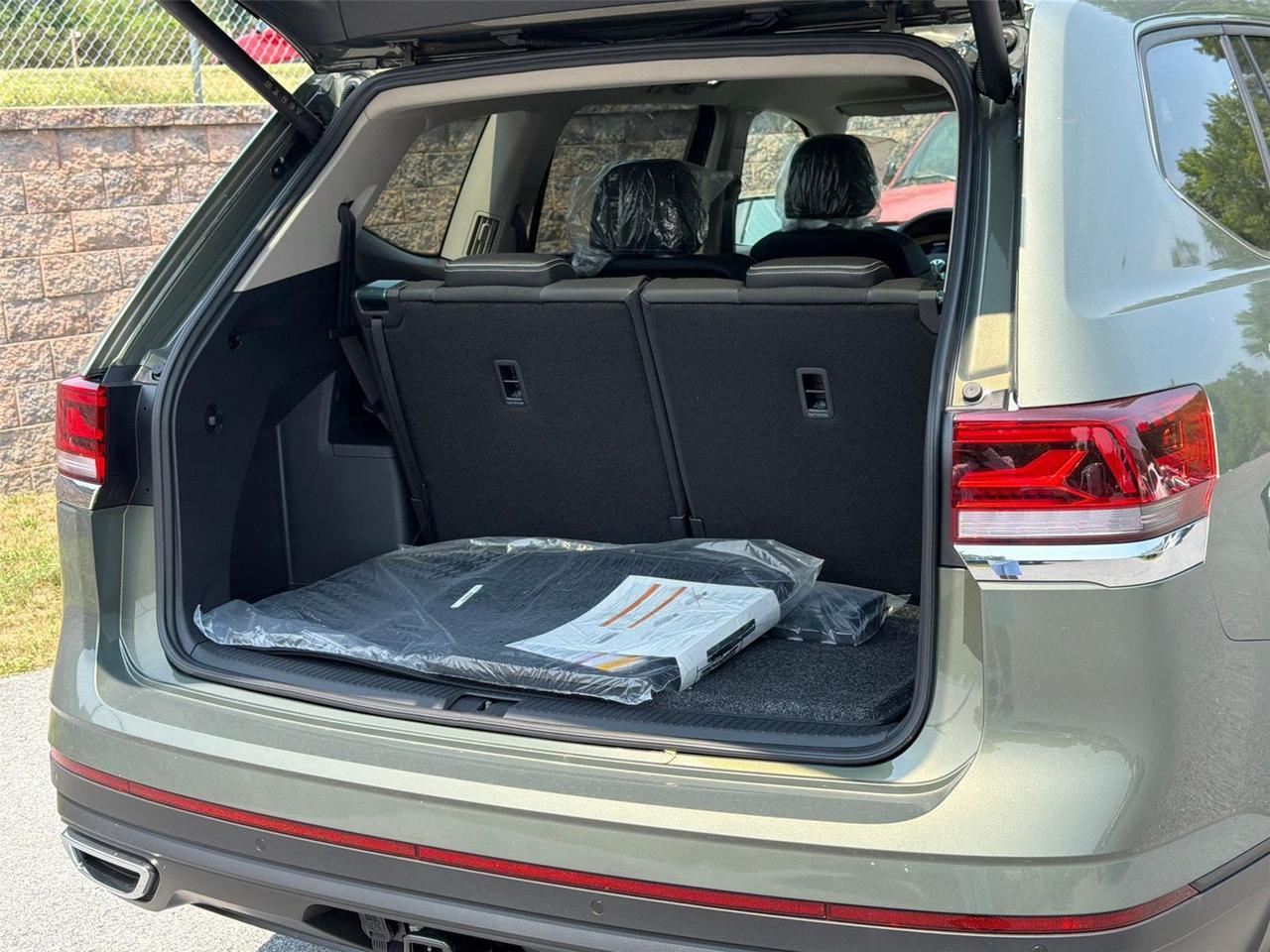 2026 Volkswagen Atlas 2.0T SE w/Technology Hagerstown MD
