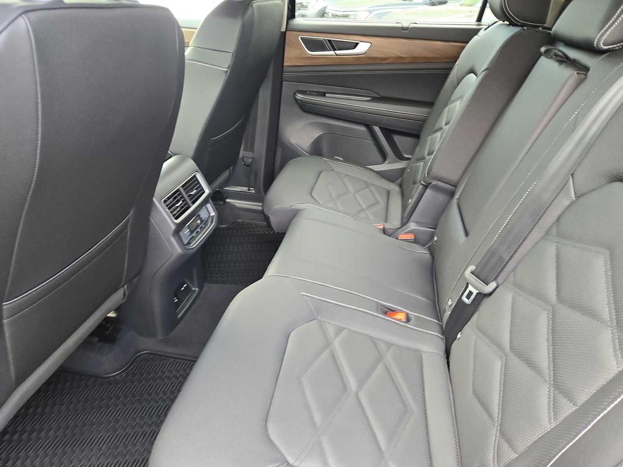 2026 Volkswagen Atlas 2.0T SE w/Technology Wellesley MA
