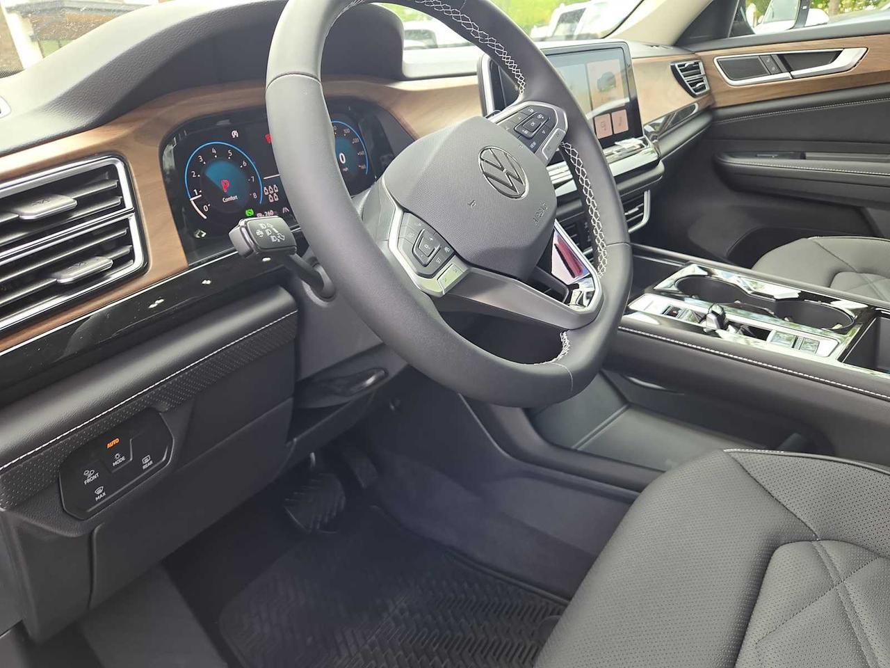 2026 Volkswagen Atlas 2.0T SE w/Technology Wellesley MA