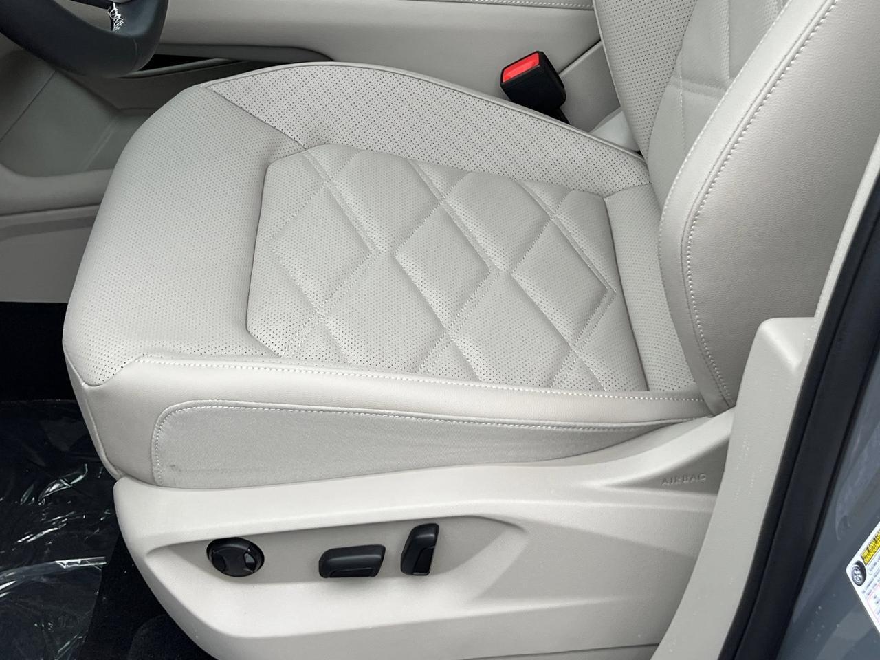 2026 Volkswagen Atlas 2.0T SE w/Technology Hagerstown MD