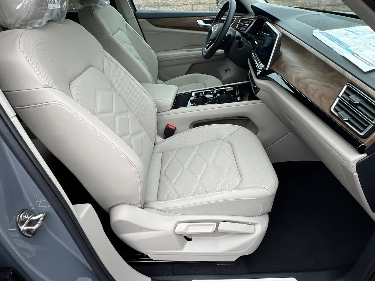 2026 Volkswagen Atlas 2.0T SE w/Technology Hagerstown MD