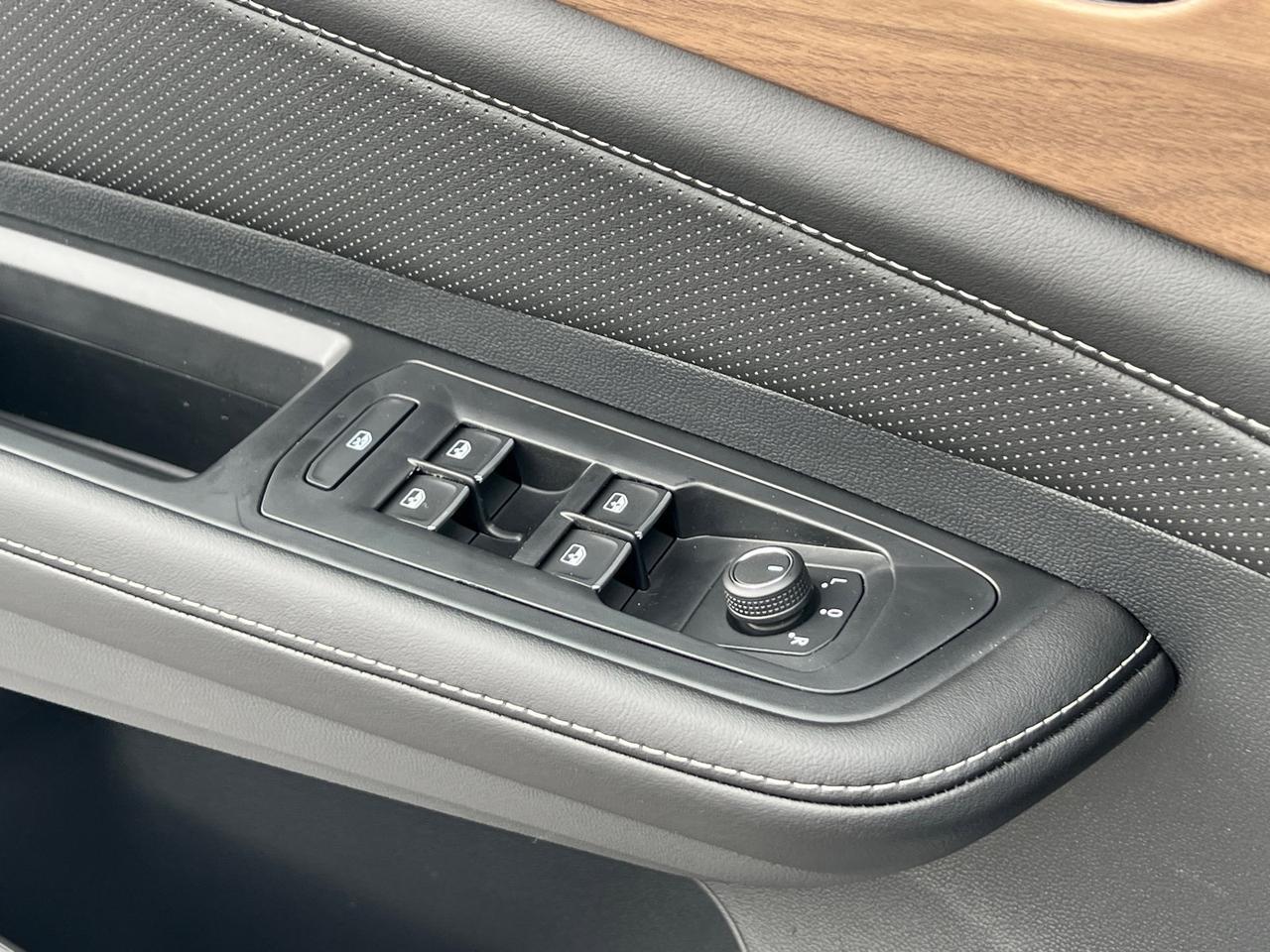 2026 Volkswagen Atlas 2.0T SE w/Technology Hagerstown MD