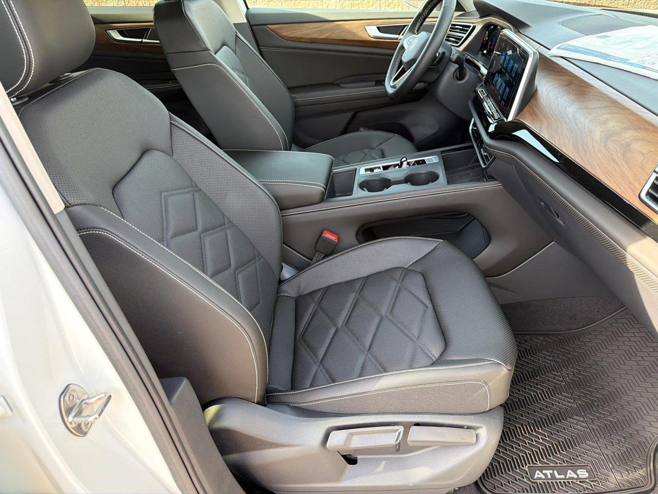 2026 Volkswagen Atlas 2.0T SE Hagerstown MD