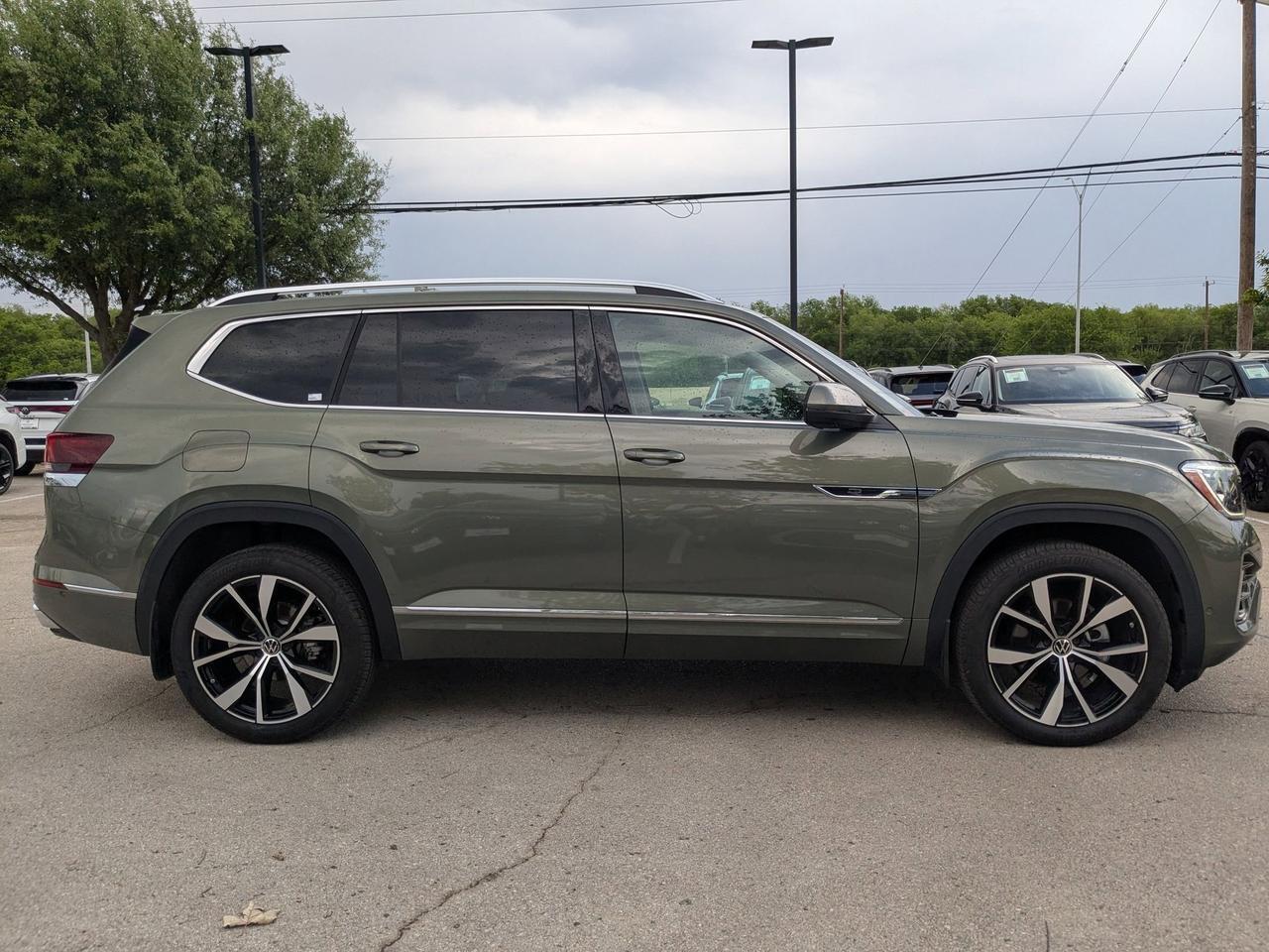 2026 Volkswagen Atlas 2.0T SEL Premium R-Line