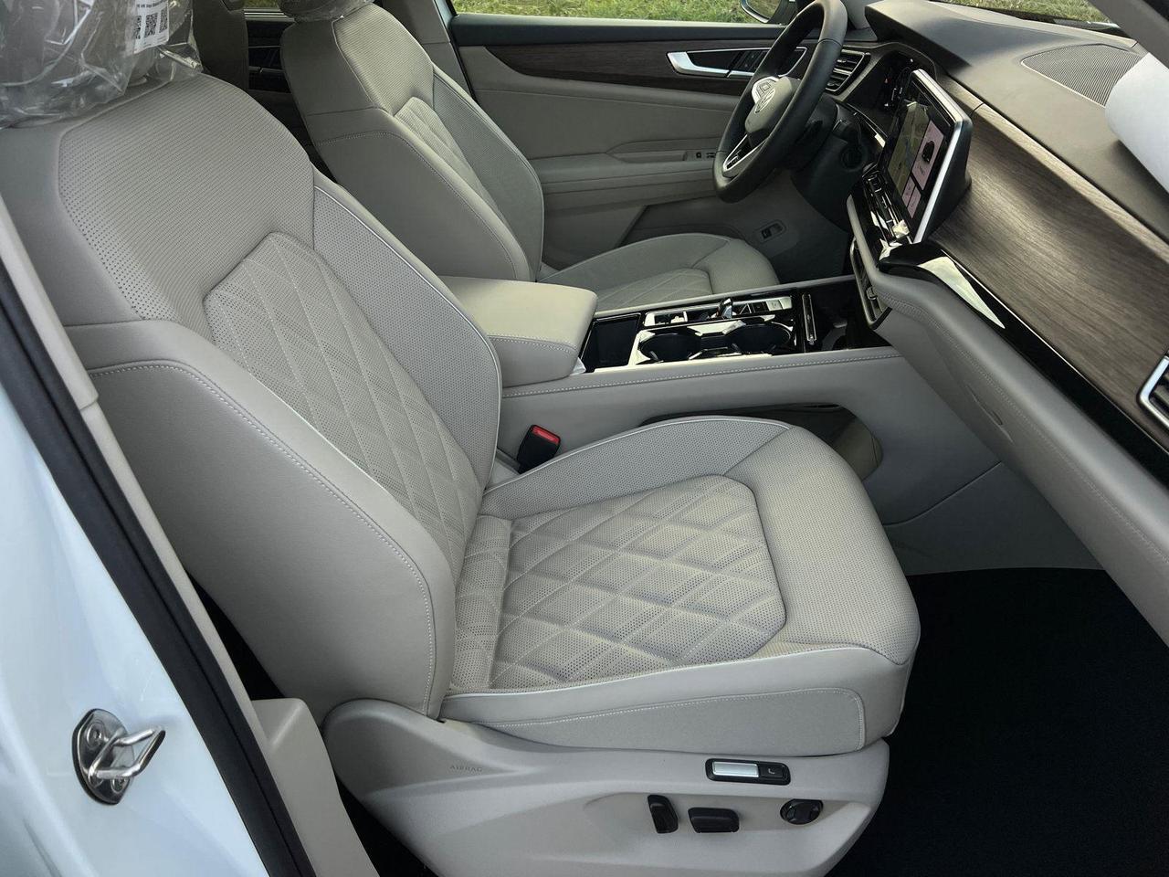 2026 Volkswagen Atlas 2.0T SEL Premium R-Line Hagerstown MD