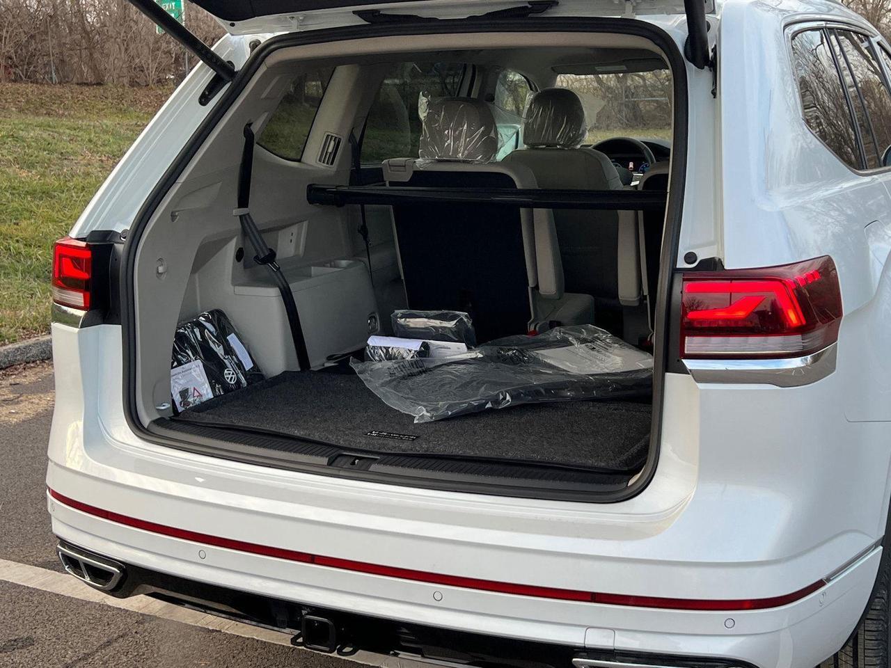 2026 Volkswagen Atlas 2.0T SEL Premium R-Line Hagerstown MD