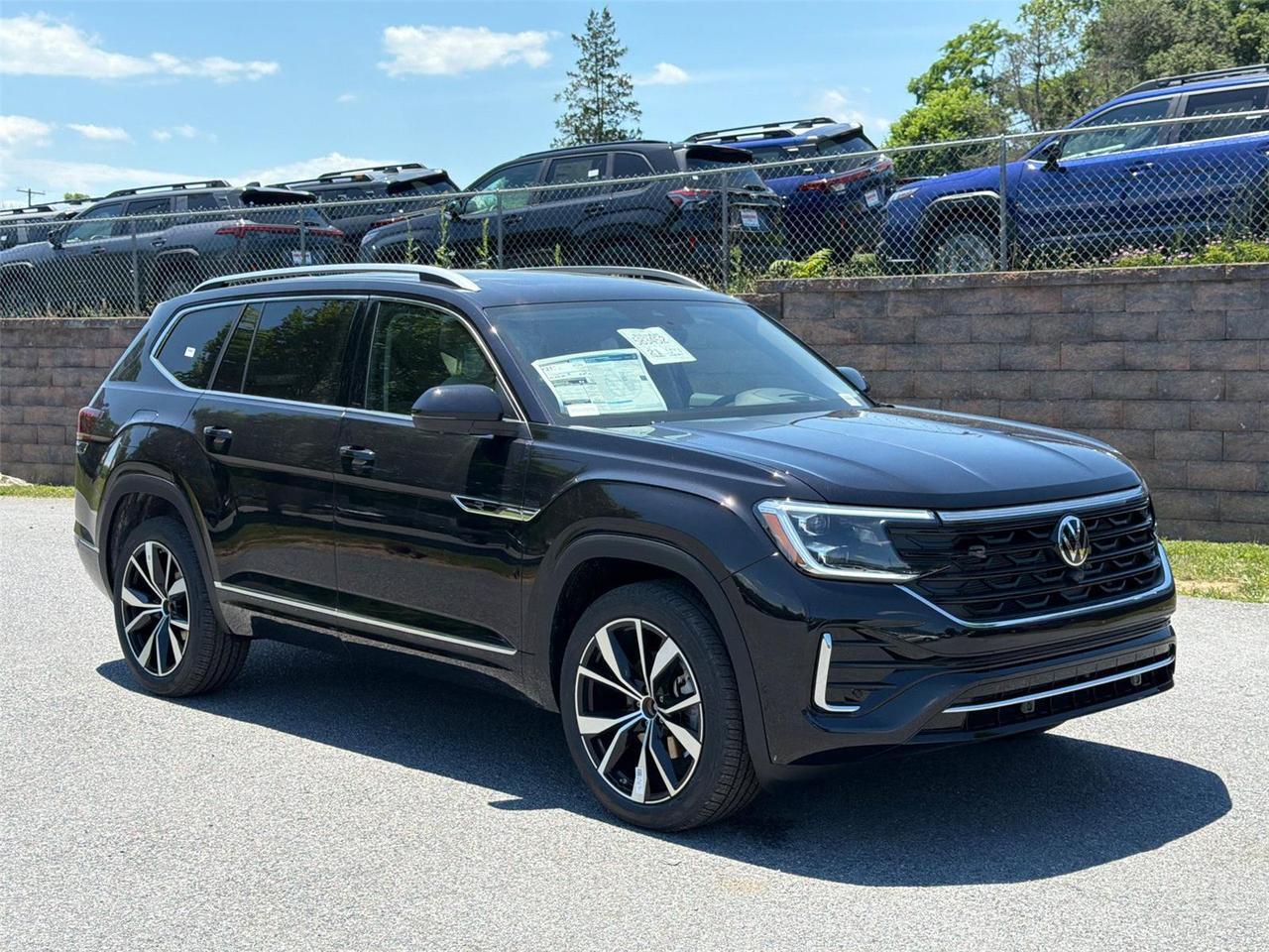 2026 Volkswagen Atlas 2.0T SEL Premium R-Line