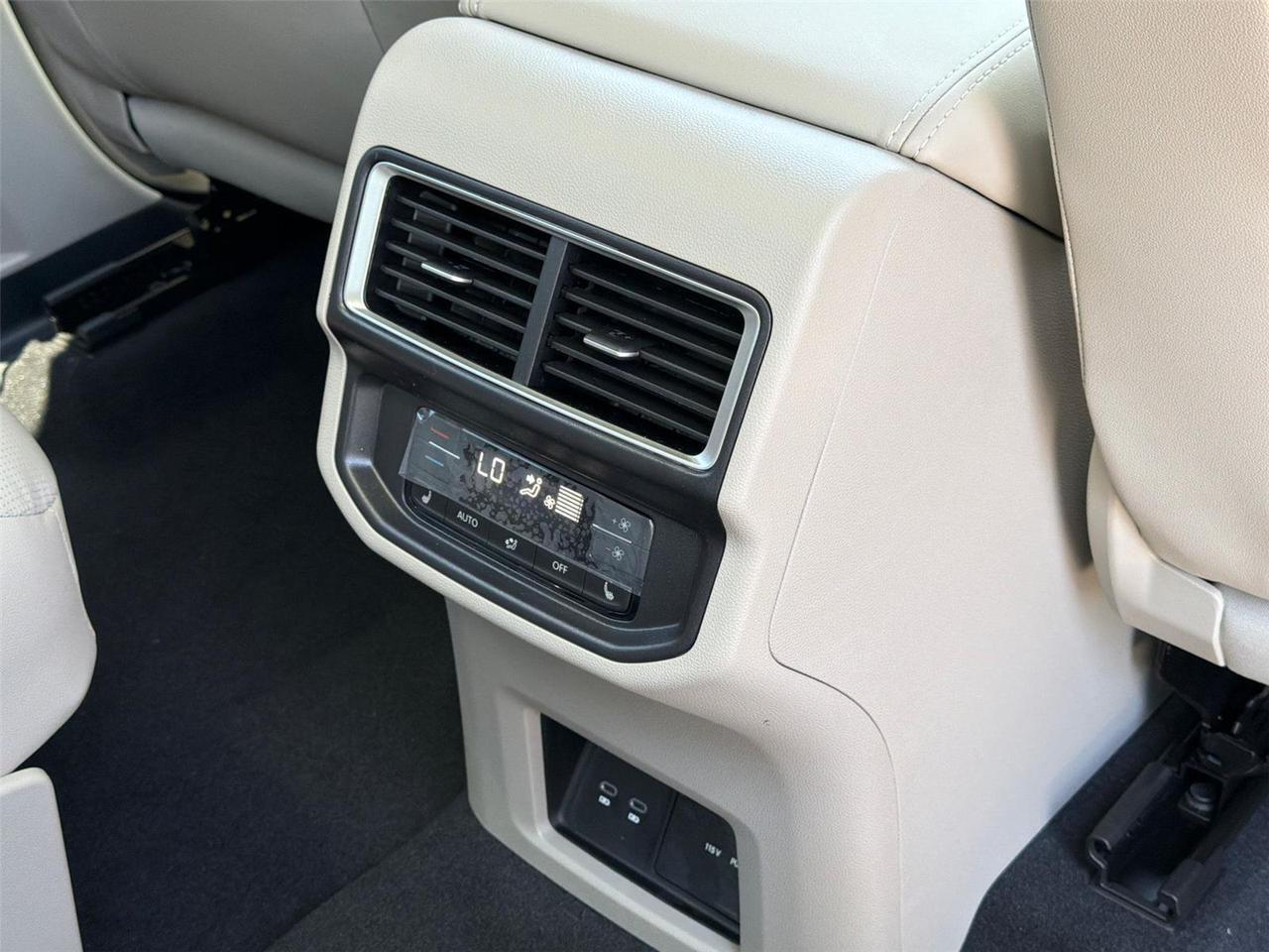 2026 Volkswagen Atlas 2.0T SEL Premium R-Line Hagerstown MD