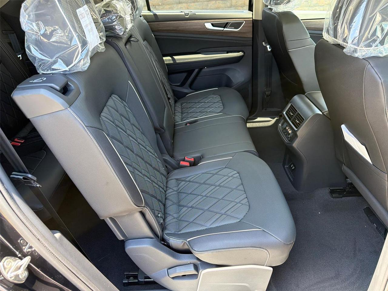 2026 Volkswagen Atlas 2.0T SEL Premium R-Line Hagerstown MD