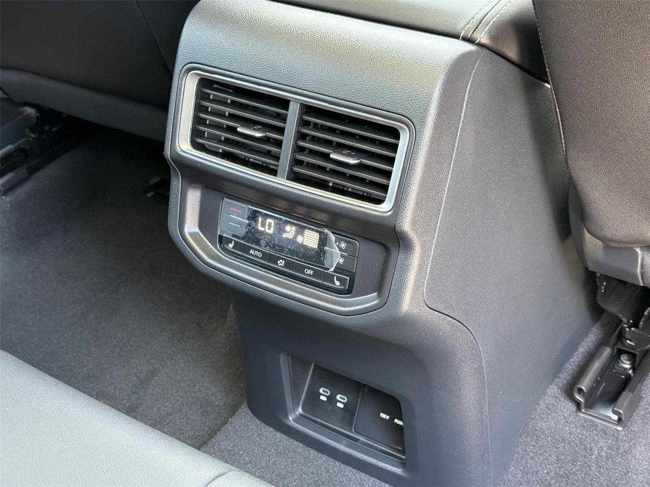 2026 Volkswagen Atlas 2.0T SEL Premium R-Line Hagerstown MD