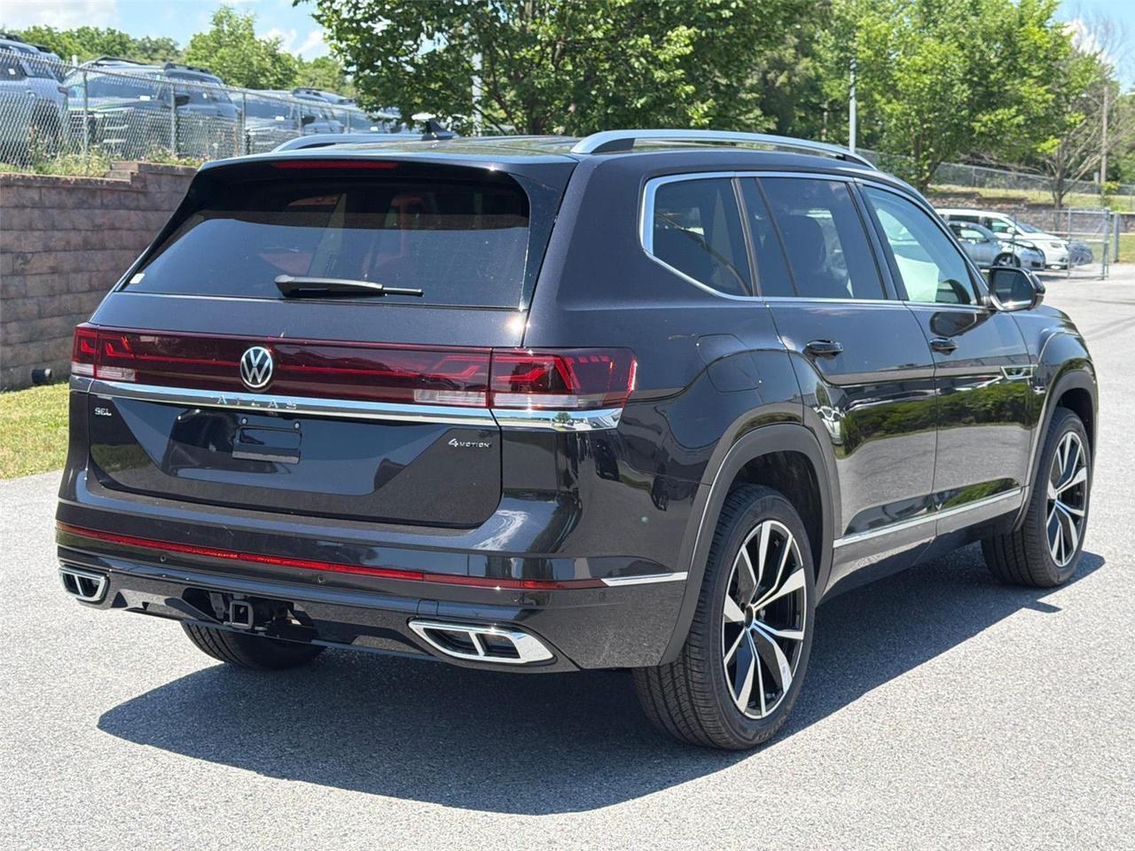 2026 Volkswagen Atlas 2.0T SEL Premium R-Line Hagerstown MD