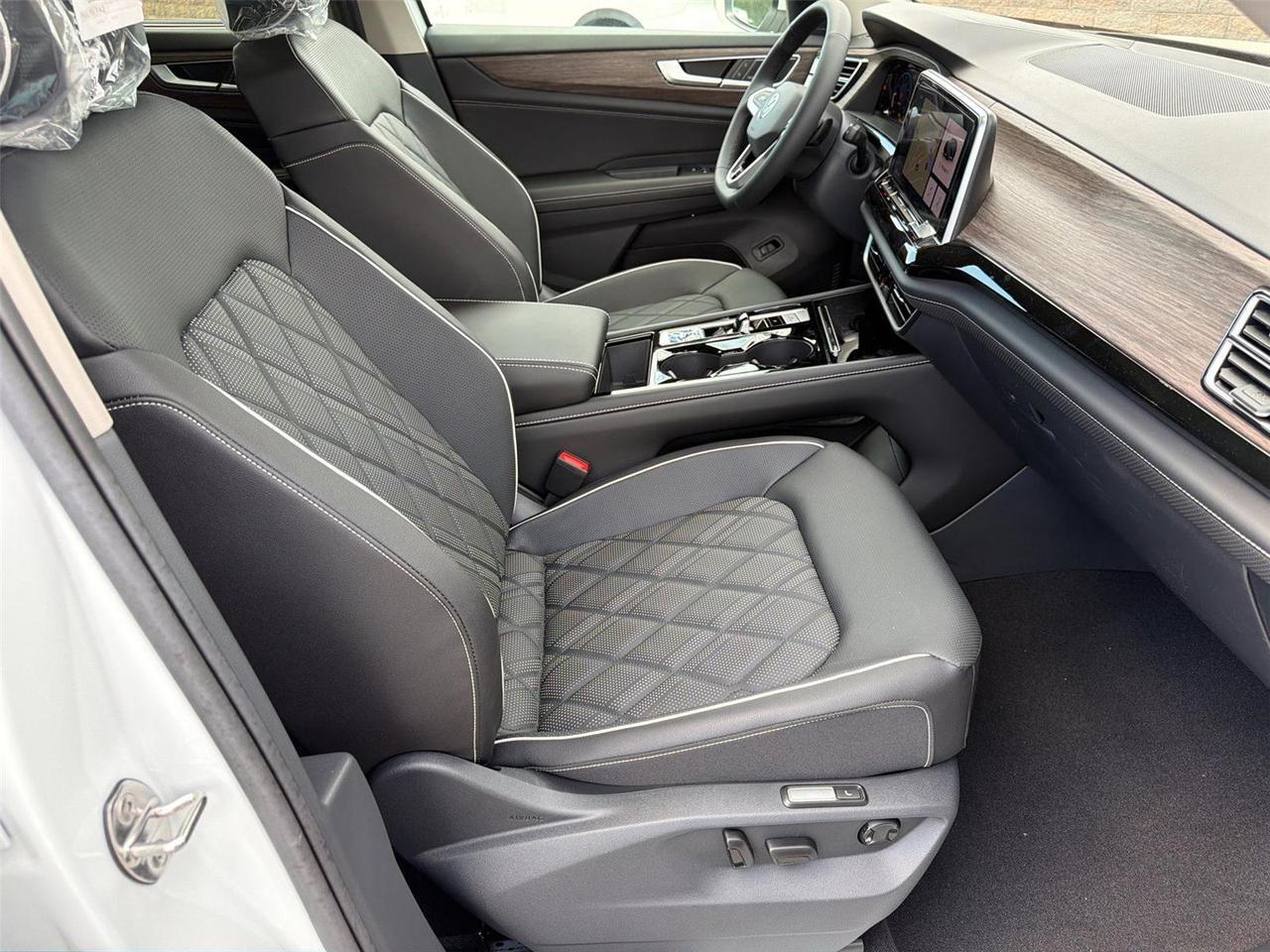 2026 Volkswagen Atlas 2.0T SEL Premium R-Line Hagerstown MD