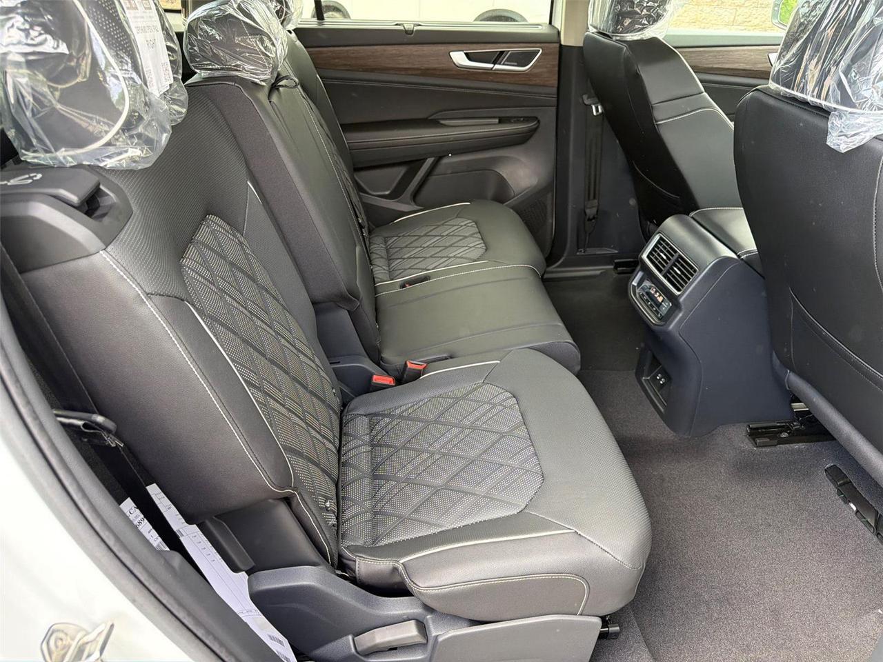 2026 Volkswagen Atlas 2.0T SEL Premium R-Line Hagerstown MD