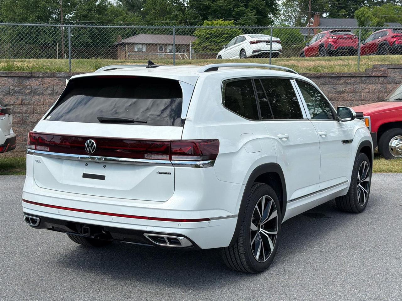 2026 Volkswagen Atlas 2.0T SEL Premium R-Line Hagerstown MD