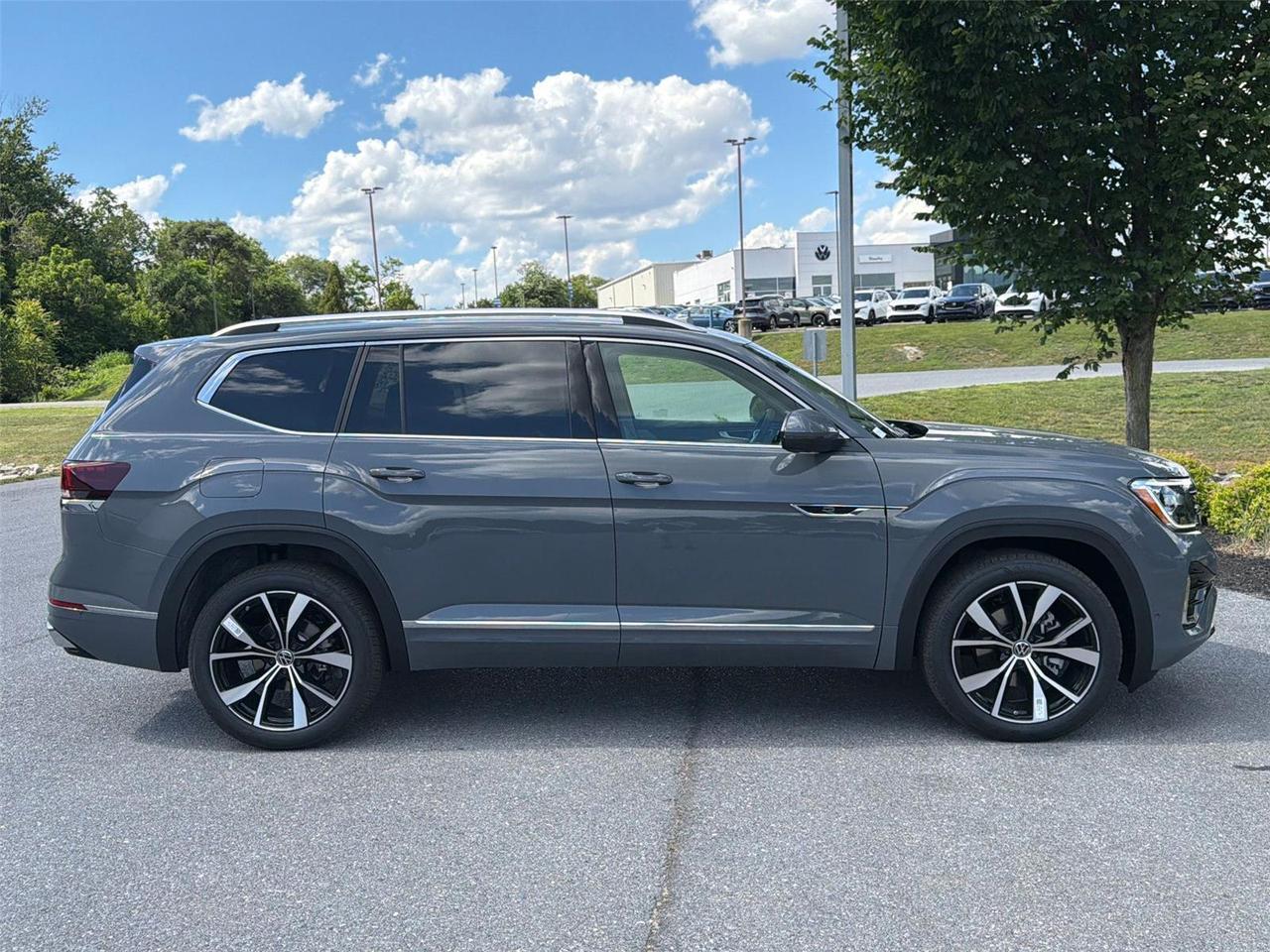2026 Volkswagen Atlas 2.0T SEL Premium R-Line Hagerstown MD