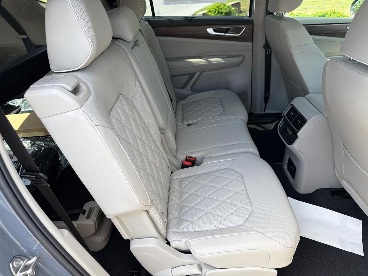 2026 Volkswagen Atlas 2.0T SEL Premium R-Line Hagerstown MD