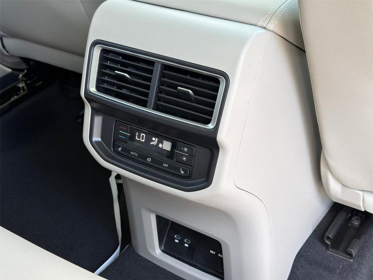 2026 Volkswagen Atlas 2.0T SEL Premium R-Line Hagerstown MD