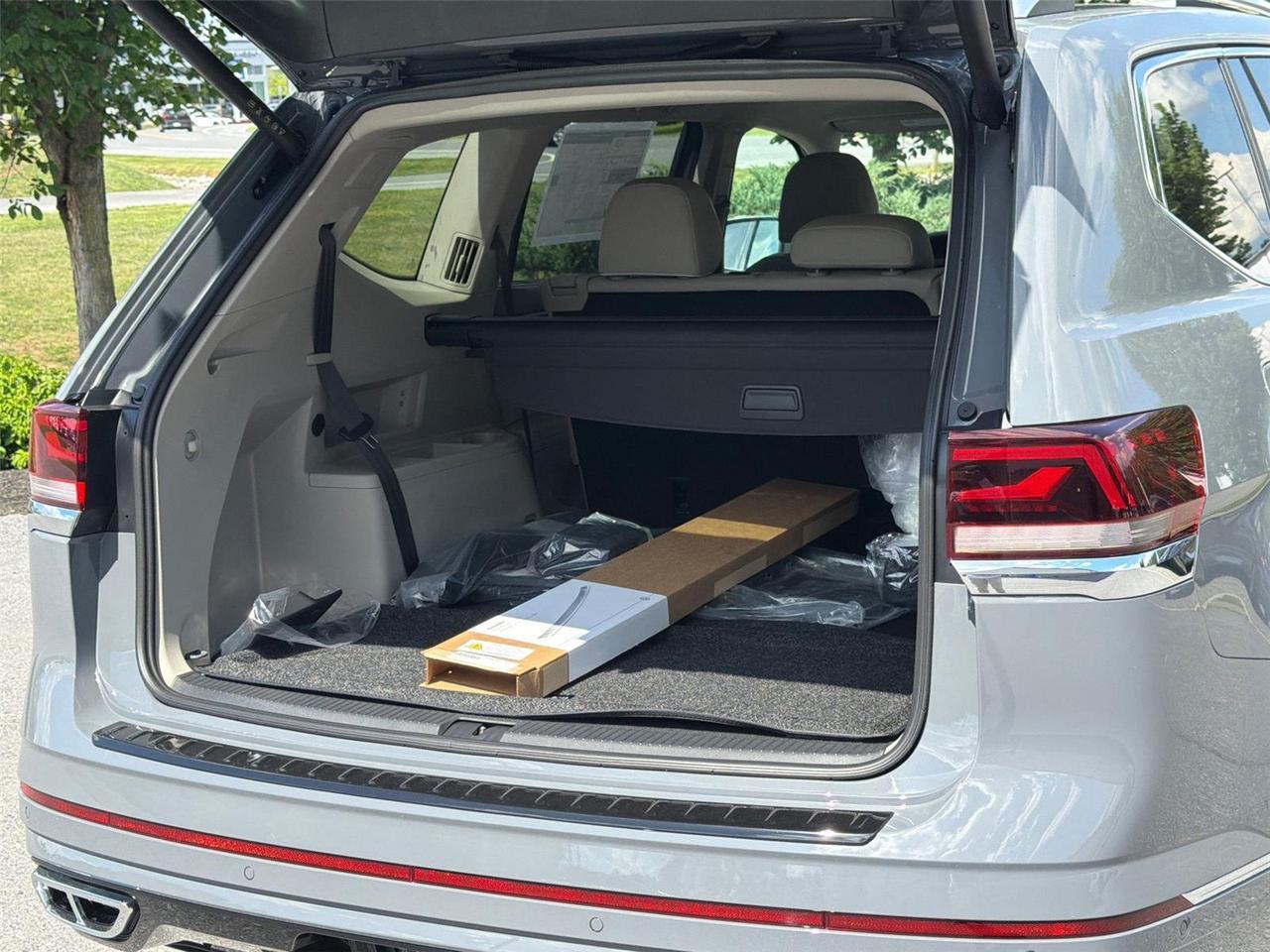 2026 Volkswagen Atlas 2.0T SEL Premium R-Line Hagerstown MD