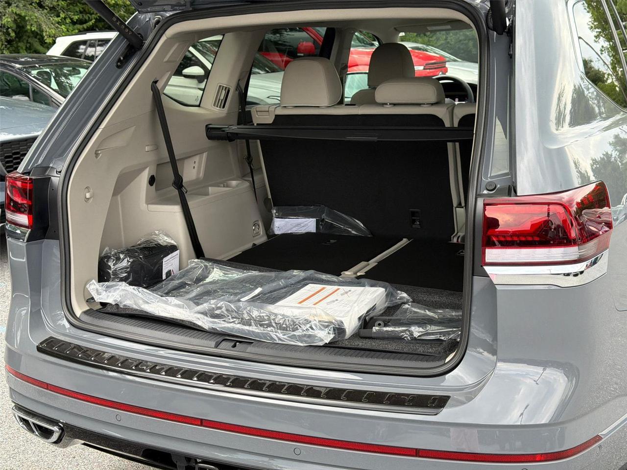 2026 Volkswagen Atlas 2.0T SEL Premium R-Line Hagerstown MD