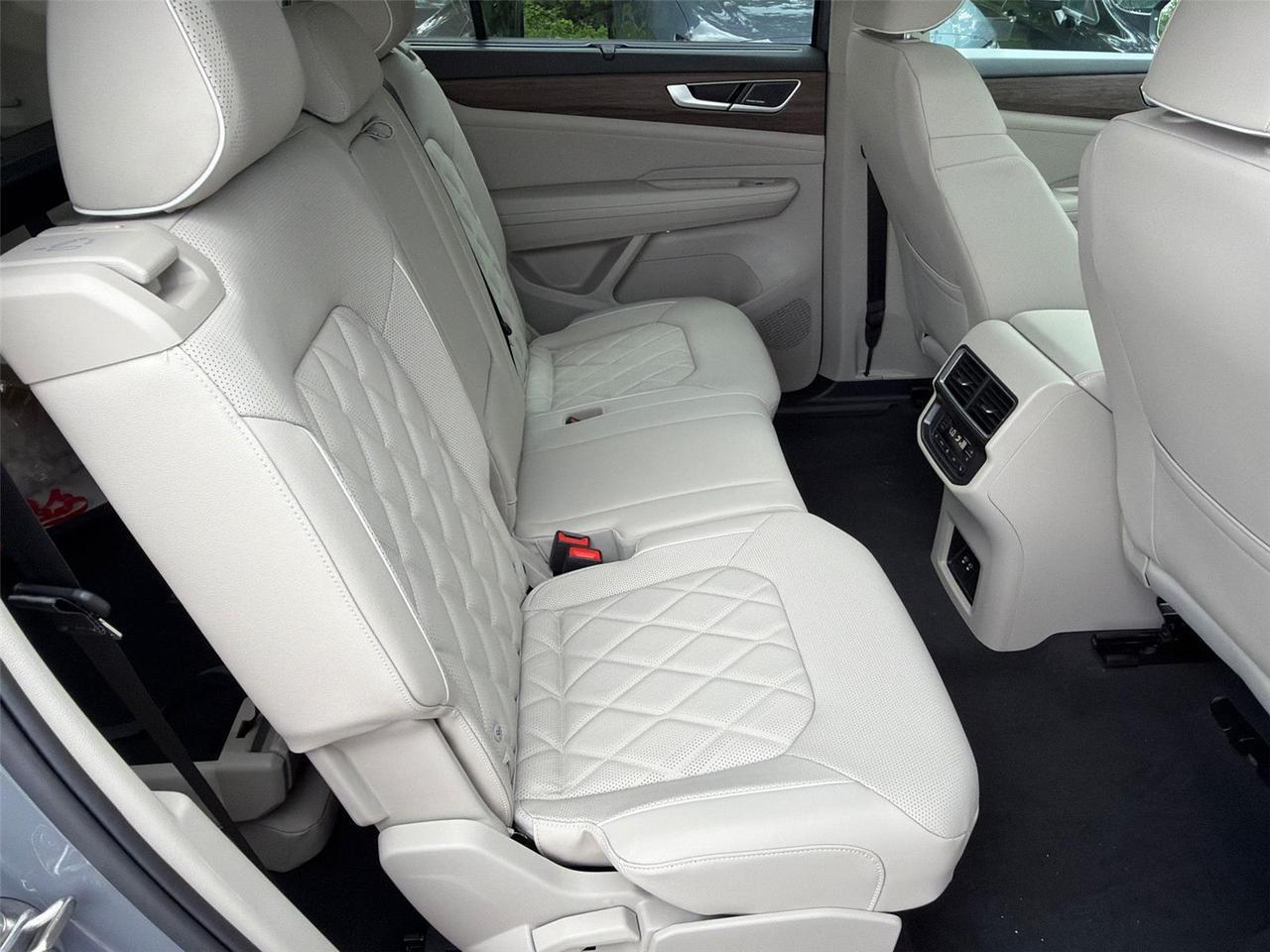 2026 Volkswagen Atlas 2.0T SEL Premium R-Line Hagerstown MD