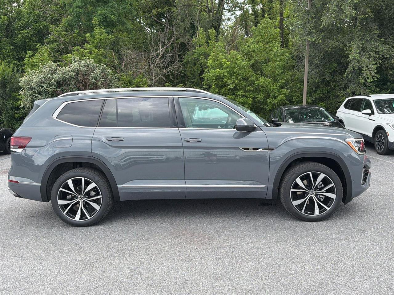 2026 Volkswagen Atlas 2.0T SEL Premium R-Line Hagerstown MD