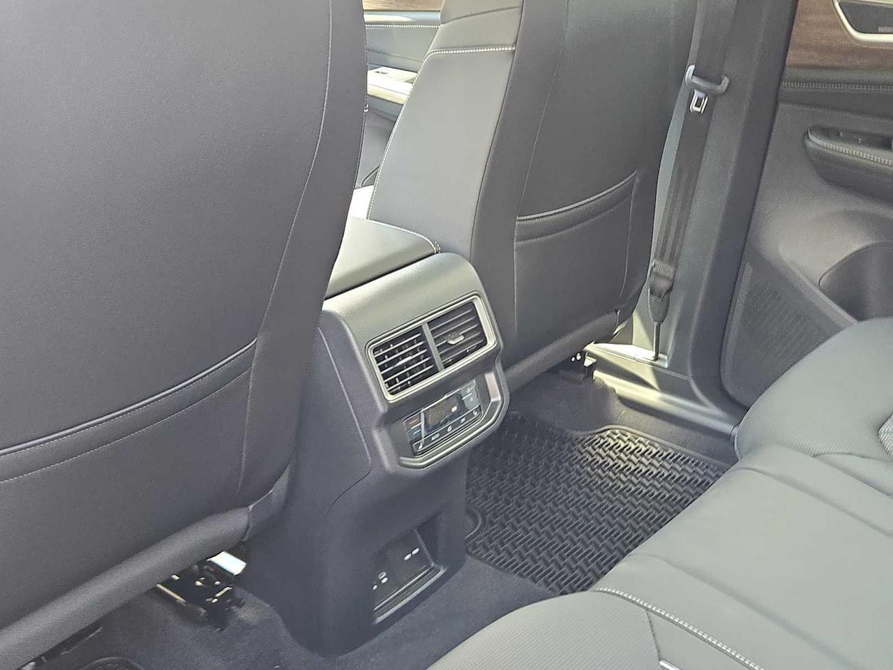 2026 Volkswagen Atlas 2.0T SEL Premium R-Line Wellesley MA