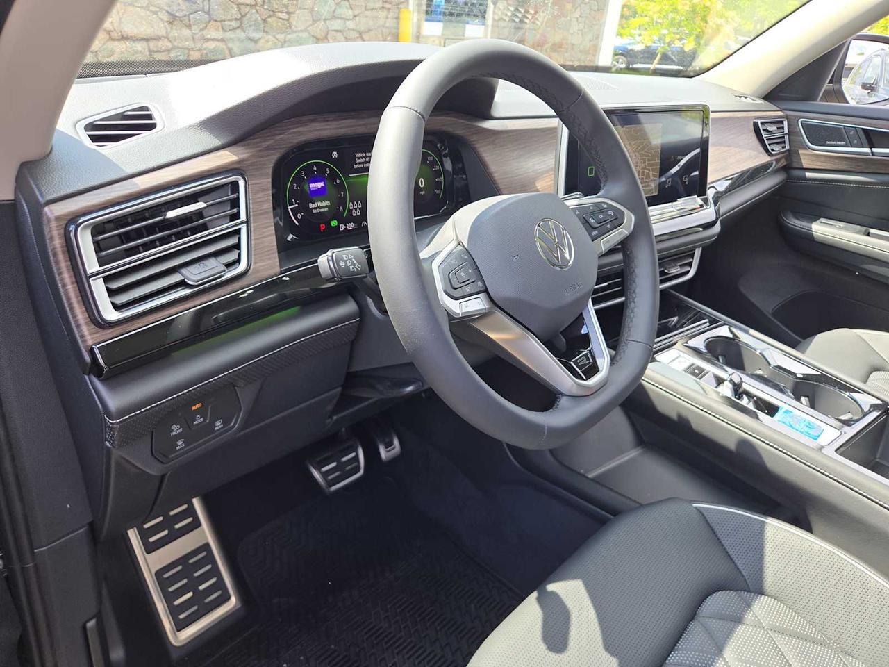 2026 Volkswagen Atlas 2.0T SEL Premium R-Line Wellesley MA