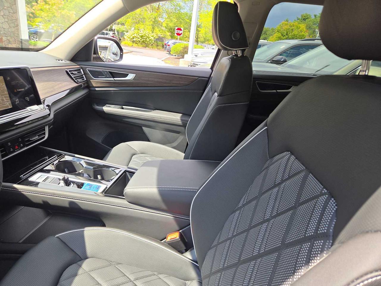 2026 Volkswagen Atlas 2.0T SEL Premium R-Line Wellesley MA