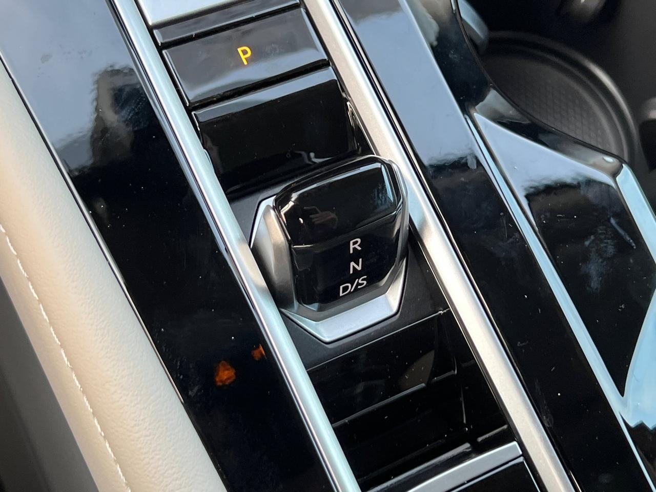 2026 Volkswagen Atlas 2.0T SEL Premium R-Line Hagerstown MD