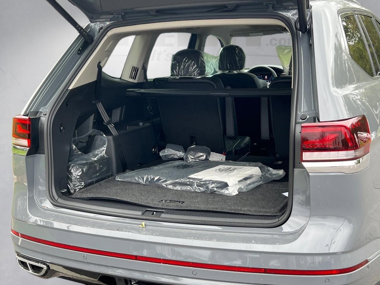 2026 Volkswagen Atlas 2.0T SEL Premium R-Line Hagerstown MD