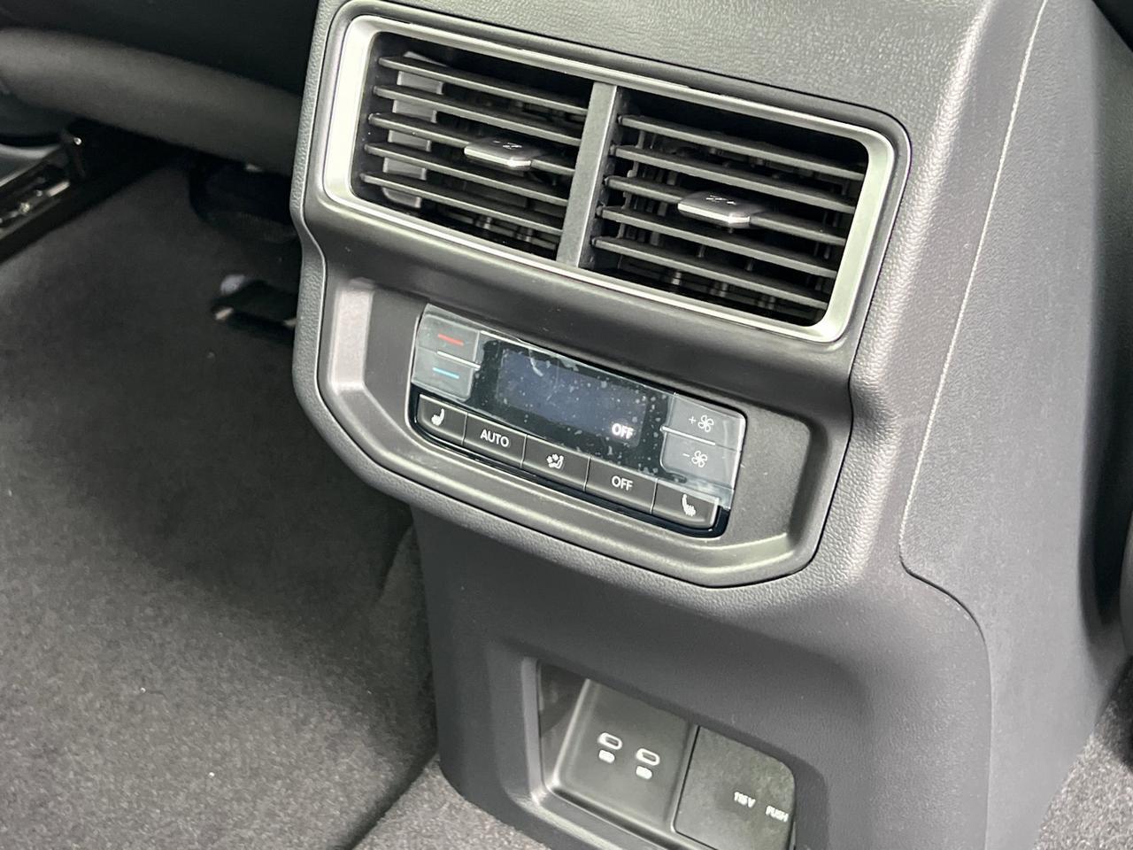 2026 Volkswagen Atlas 2.0T SEL Premium R-Line Hagerstown MD