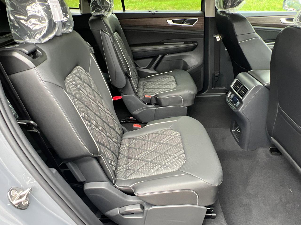 2026 Volkswagen Atlas 2.0T SEL Premium R-Line Hagerstown MD