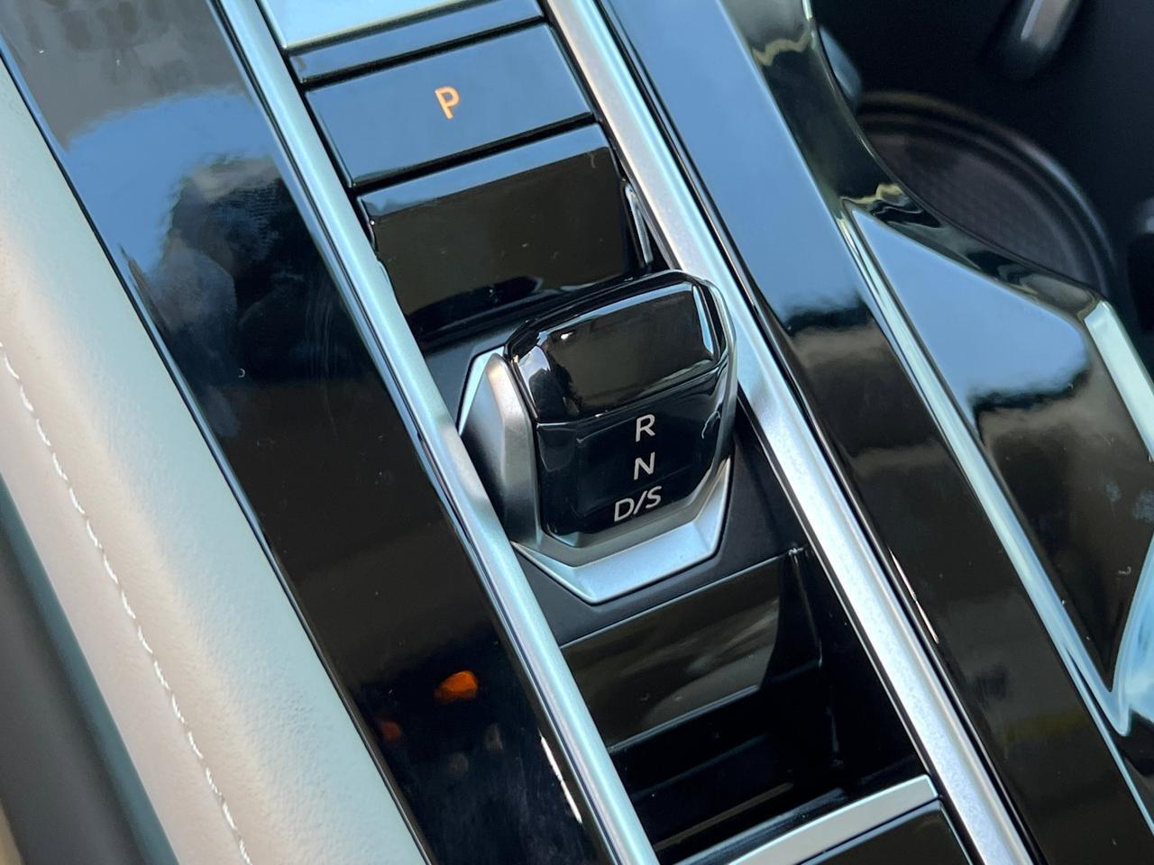 2026 Volkswagen Atlas 2.0T SEL Premium R-Line Hagerstown MD