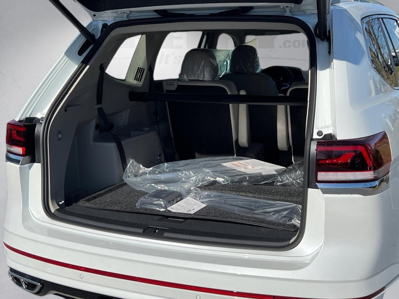 2026 Volkswagen Atlas 2.0T SEL Premium R-Line Hagerstown MD