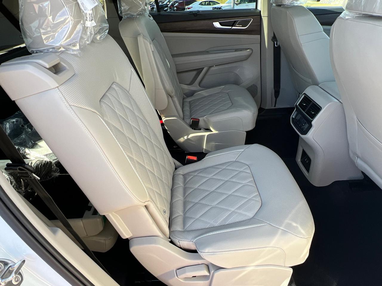 2026 Volkswagen Atlas 2.0T SEL Premium R-Line Hagerstown MD