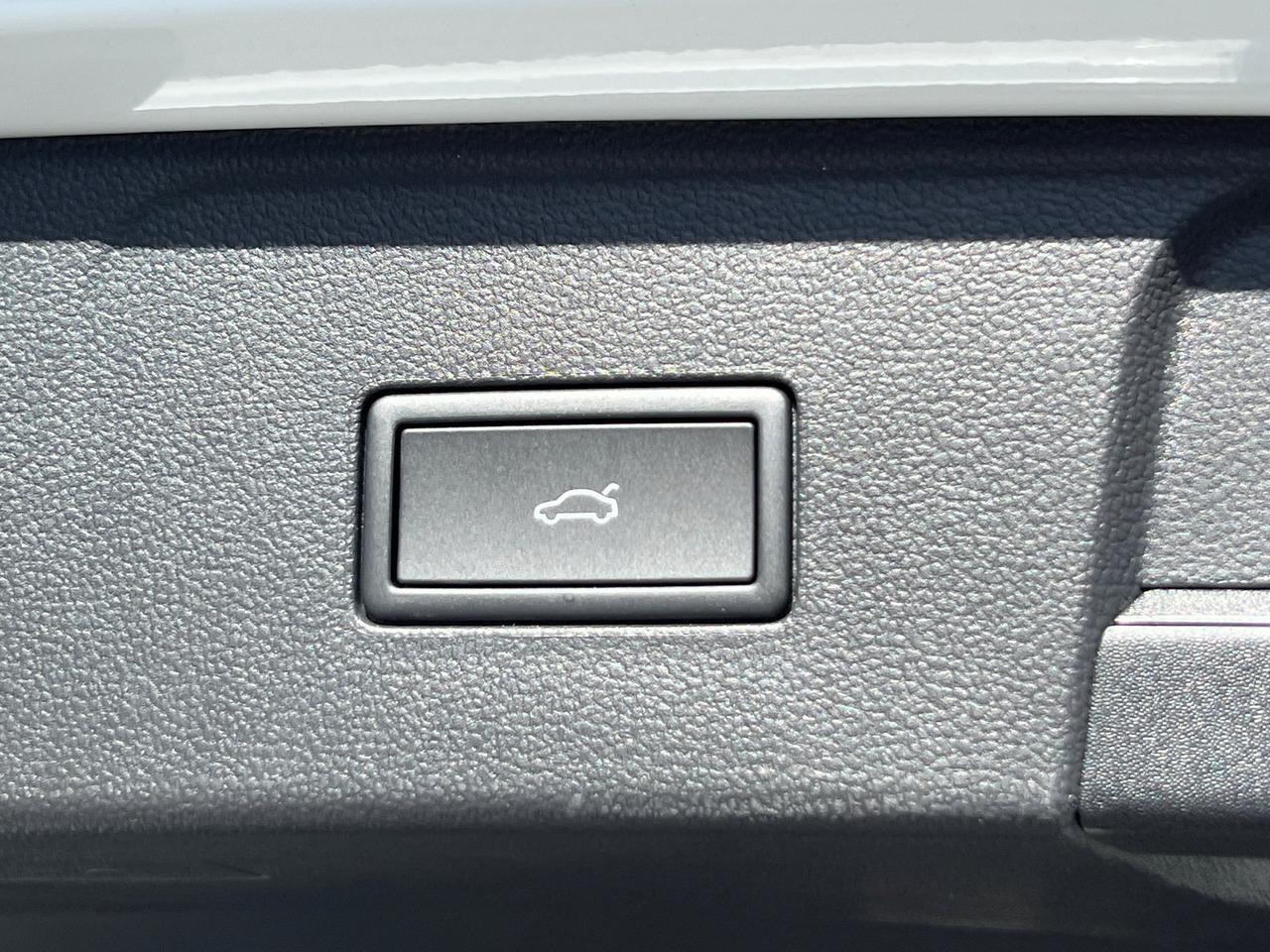 2026 Volkswagen Atlas 2.0T SEL Premium R-Line Hagerstown MD