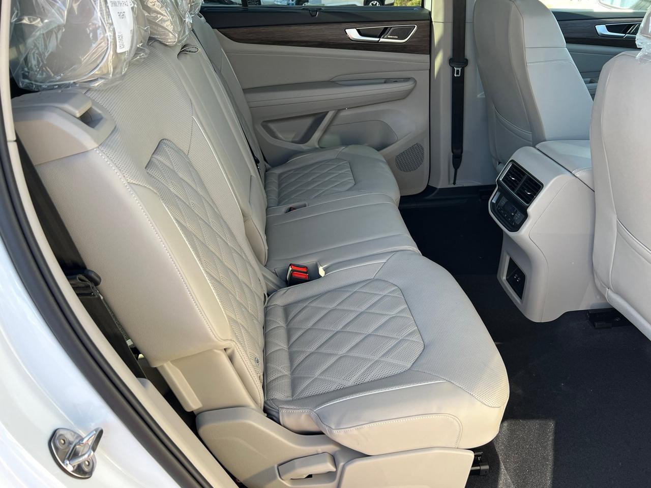 2026 Volkswagen Atlas 2.0T SEL Premium R-Line Hagerstown MD