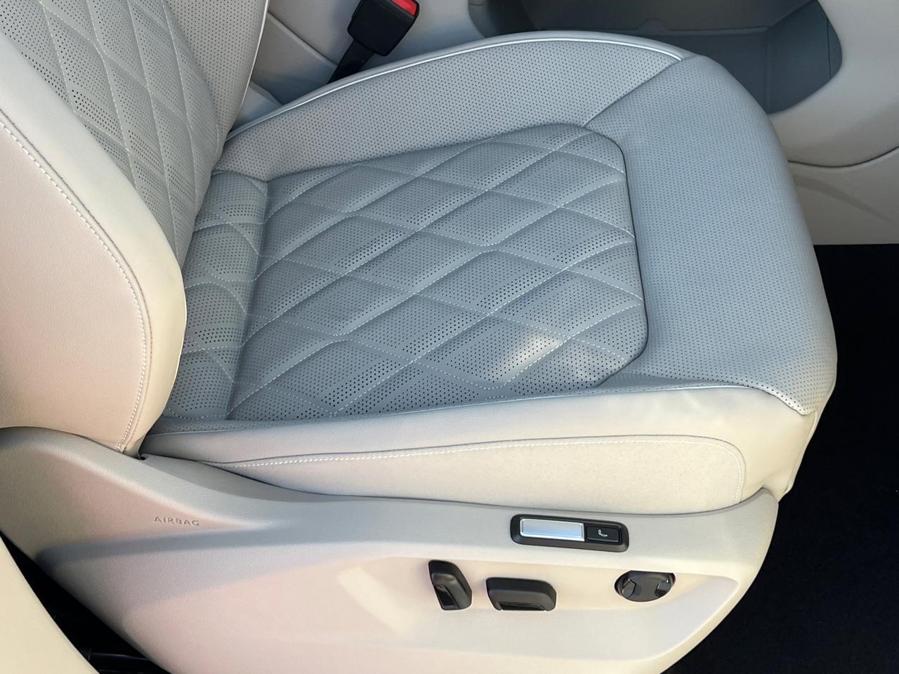 2026 Volkswagen Atlas 2.0T SEL Premium R-Line Hagerstown MD